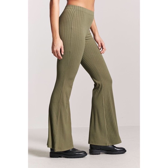 Forever 21 Pants - F orever 21
Green Women's Ribbed Flare Pants